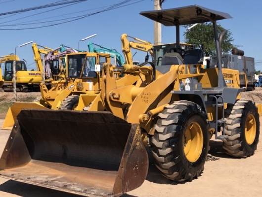 ขายรถตักล้อยาง TCM E830 (เท่าเทียบ WA100) นำเข้าเองจากญี่ปุ่น สภาพสวยพร้อมใช้ มีVDOการทำงานครับ