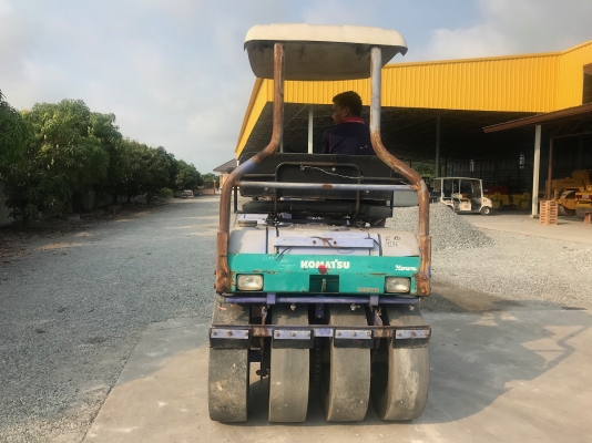 ขายรถบด4ตันKOMATSUรุ่นJV40CW-3นำเข้าญี่ปุ่นไม่เคยใช้งานในไทย หน้าเหล็กหลังยาง ขับ2เพลาเอวอ่อน  เครื่องKOMATSU 3สูบ สภาพดีพร้อมใช้งาน มีให้เลือกหลายคันหลายขนาด Line:Jiraroj2909