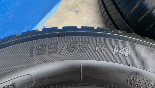 ยาง 185-65-14 Michelin ปี 16 ดอกยางหนาปึก เต็มๆทุกเส้น ยาง 185-65-14 Michelin ปี 16 ดอกยางหนาปึก เต็มๆทุกเส้น
