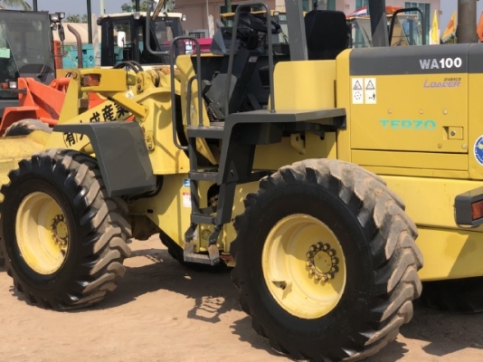 ขายรถตักล้อยาง KOMATSU WA100-3 (1,XXX ชั่วโมง) นำเข้าเองจากญี่ปุ่น สภาพสวยพร้อมใช้ มีVDOการทำงานครับ
