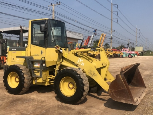 ขายรถตักล้อยาง KOMATSU WA100-3 นำเข้าเองจากญี่ปุ่น สภาพสวยพร้อมใช้ มีVDOการทำงานครับ ขายรถตักล้อยาง KOMATSU WA100-3 นำเข้าเองจากญี่ปุ่น สภาพสวยพร้อมใช้ มีVDOการทำงานครับ