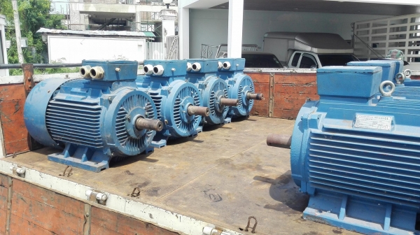 มอเตอร์ไฟฟ้ากำลัง Crompton ขนาด 75 HP 380V 2P (2970 rpm) ของสภาพใหม่ 95\% สแปไว้สำรองบางตัวยังไม่ได้