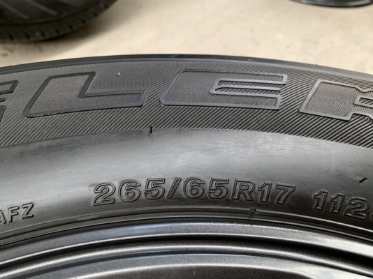 ล้อแม็ก Toyota Fortuner BMC (สีดำ) MidnightShine ขอบ17 พร้อมยางป้ายแดง 265-65-17 Bridgestone สีแท้จากศูนย์ ยางตุ่มอลัง มีเส้นสี