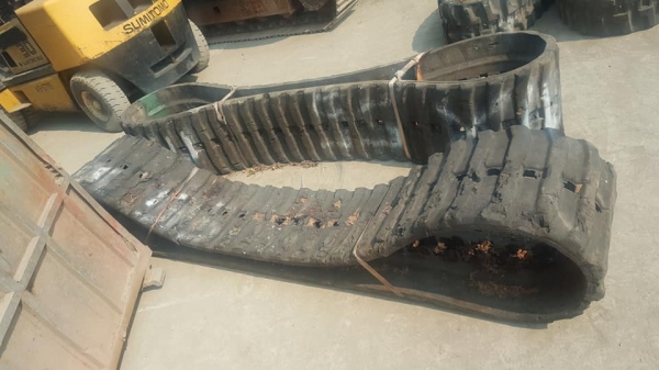 สินค้าหายากที่สุด*งานนำเข้าจากญี่ปุ่น มาแล้วคะ* แทรคยางฟันแหลม /ฟันหมา* ขนาด 420 *54(ข้อ)*100 /420*100*54(ข้อ) สินค้าหายากที่สุด*งานนำเข้าจากญี่ปุ่น มาแล้วคะ* แทรคยางฟันแหลม /ฟันหมา* ขนาด 420 *54(ข้อ)*100 /420*100*54(ข้อ)