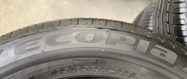 ยางป้ายแดง 185-65-15 Bridgestone ปลายปี 18 ดอกยางเต็มๆ ตุ่มเด้งๆ ยางป้ายแดง 185-65-15 Bridgestone ปลายปี 18 ดอกยางเต็มๆ ตุ่มเด้งๆ