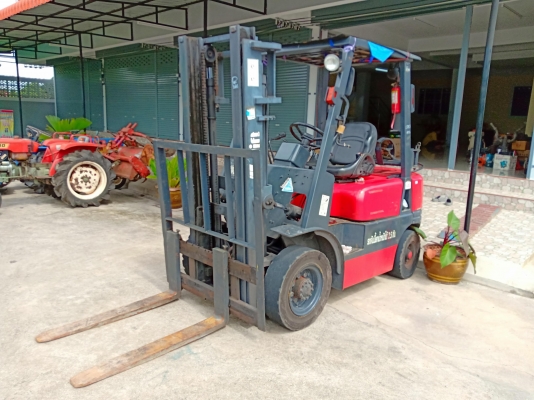 รถฟอร์คลิฟท์ ไทลิฟ ยก2.5ตันเครื่องยนต์นิสสันเบนซิล+แก๊ส พร้อมใช้งาน