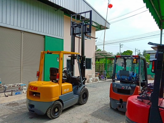 รถฟอร์คลิฟท์ ไทลิฟ ยก2.5ตันเครื่องยนต์นิสสันเบนซิล+แก๊ส พร้อมใช้งาน