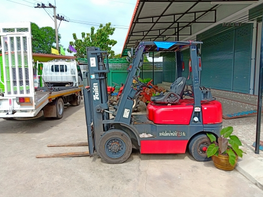 รถฟอร์คลิฟท์ ไทลิฟ ยก2.5ตันเครื่องยนต์นิสสันเบนซิล+แก๊ส พร้อมใช้งาน