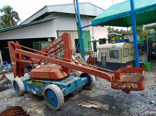 ขายซากรถกระเช้าสูง10เมตร รถใช้งานไม่ได้ ขายเป็นซาก