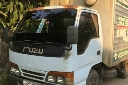 ISUZU 6 ล้อ NKR 88 ปี43 ตู้แห้ง.ยาว3.20ม.แอร์เย็นๆ เครืองดี แคชชีสวย รถห้าง สภาพเดิมๆ สวยพายในครบพร้อมใช้งาน ขาย 255,000 บาท ติดต่อ 089-5367218. 081-4252943 ISUZU 6 ล้อ NKR 88 ปี43 ตู้แห้ง.ยาว3.20ม.แอร์เย็นๆ เครืองดี แคชชีสวย รถห้าง สภาพเดิมๆ สวยพายในครบพร้อมใช้งาน ขาย 255,000 บาท ติดต่อ 089-5367218. 081-4252943