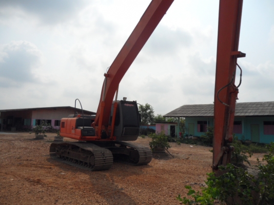 ZX200-1 บูมยาว16เมตร  @1,600,000บาท 8,XXXชั่วโมง พร้อมใช้เอกสารครบ สนใจโทรสนใจคลิ๊ก ☎ 081-989-1989 หรั่งครับ