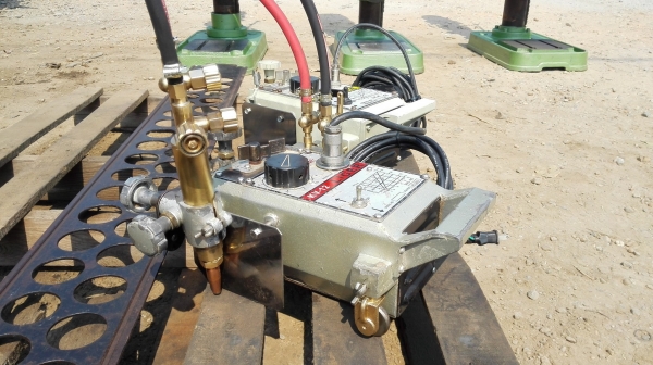 เครื่องตัดแก้สเดินตามราง(ตัดเต่า) 2 ตัว แถมราง 1 เส้น สวยพร้อมใช้