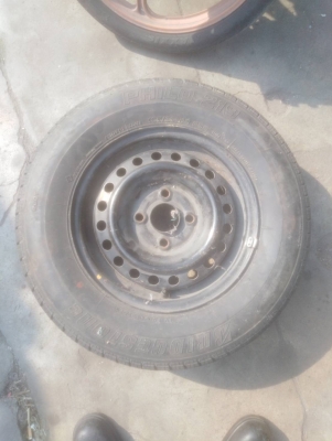 ขายล้ออะไหล่​ ขอบ13​ ยาง​ BRIDGESTONE.ขอบ13​ มี​ 1​ ล้อ​ โทร.0814273941​ ไอ​ดี​ไลน์​ ​0814273941​
