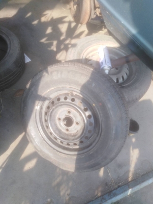 ขายล้ออะไหล่​ ขอบ13​ ยาง​ BRIDGESTONE.ขอบ13​ มี​ 1​ ล้อ​ โทร.0814273941​ ไอ​ดี​ไลน์​ ​0814273941​