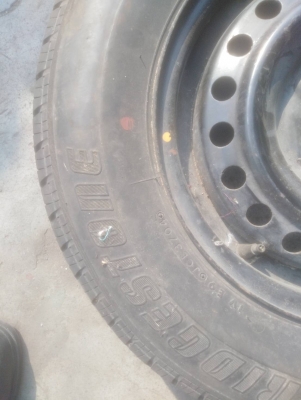 ขายล้ออะไหล่​ ขอบ13​ ยาง​ BRIDGESTONE.ขอบ13​ มี​ 1​ ล้อ​ โทร.0814273941​ ไอ​ดี​ไลน์​ ​0814273941​