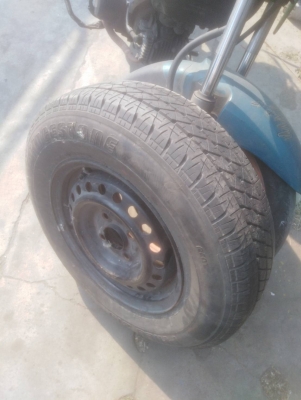 ขายล้ออะไหล่​ ขอบ13​ ยาง​ BRIDGESTONE.ขอบ13​ มี​ 1​ ล้อ​ โทร.0814273941​ ไอ​ดี​ไลน์​ ​0814273941​