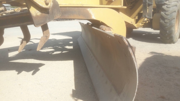 ขายด่วนเครื่องจักรกลหนัก เกรดเดอร์