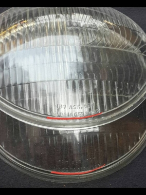 กระจกไฟหน้า BENZ-หางปลา W110 สภาพดี อันละ 3500 บาท