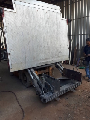 ต้องการขายลิฟท้ายเป็นอลูมิเนียมสภาพสวยมาก่อนได้ก่อนสนใจติดต่อด่วน