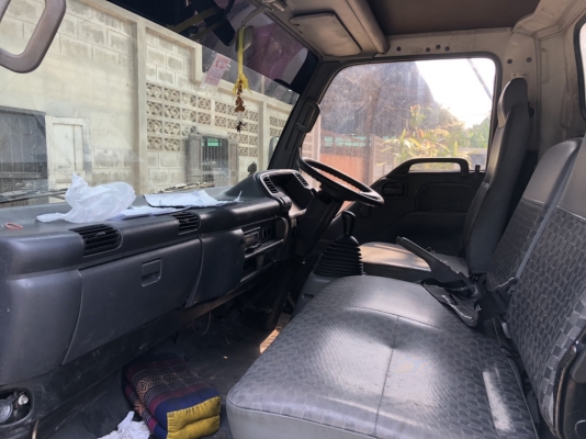 ขายรถ 6ล้อ ตู้ 10 บาน  NQR 150 ปี 51