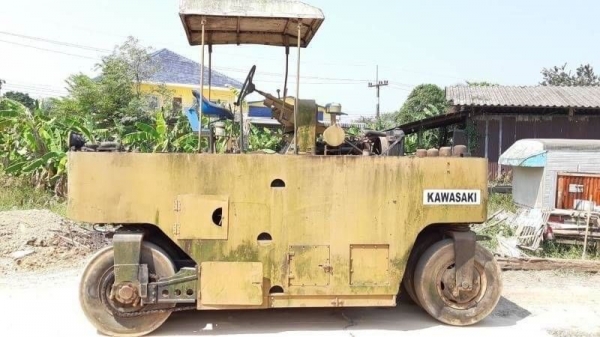 ขาย 285,000 รถบด 9 ล้อ KAWASAKI KR15B เอกสารเล่มทะเบียนภาษีเต็มไม่ขาด เครื่องดี ระบบดี พร้อมใช้งาน เล่มทะเบียน  รถอยู่  จันทบุรี  โทร 0610710295  สนใจ รายการสินค้า อื่นๆ ที่ เว็ปไชค์ Truck2Hand https://www.truck2hand.com/index.php?actions=content/search&a