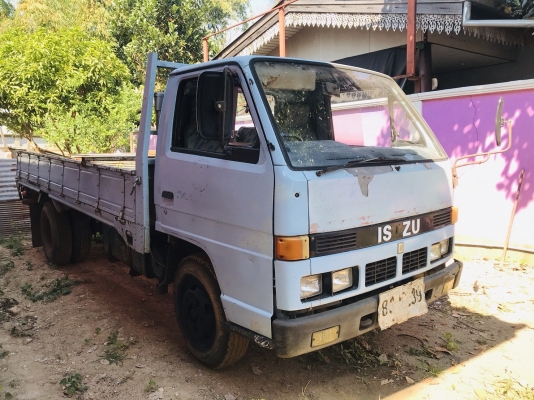 ขาย 165,000 ISUZU NKR58LU5  เครื่อง 4BE1-110 แรง หัวบาง ยางดี คัชซีสวย กว้าง 1.95 ม.ยาว 4.30ม.ช่วงต่อดั้ม ม.79 รถสวยพร้อมใช้ รถอยู่ ลำปาง 090-772-3710 090-772-3708