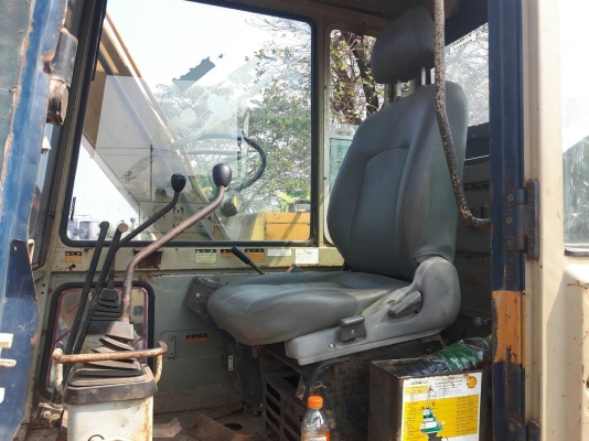 ขายแบคโฮKOMATSU.PC100-5 มีลายหัวเจาะราคา 400,000