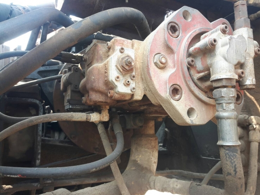 ขายแบคโฮฮิตาชิEX150-1 เครื่องดีช่างล่างไม่ดีขายตามสภาพราคา 270,000