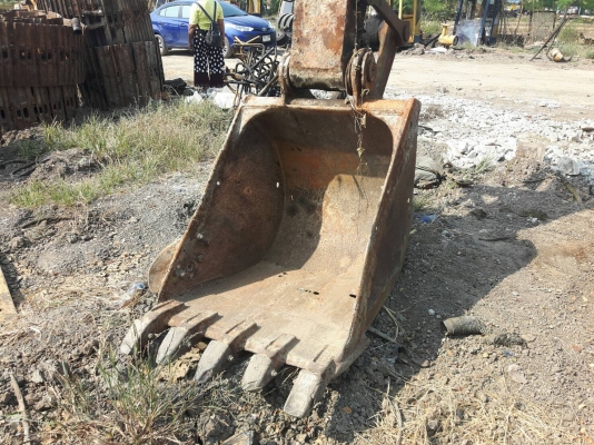 ขายแบคโฮฮิตาชิEX150-1 เครื่องดีช่างล่างไม่ดีขายตามสภาพราคา 270,000