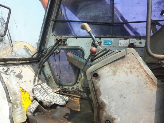 ขายแบคโฮฮิตาชิEX150-1 เครื่องดีช่างล่างไม่ดีขายตามสภาพราคา 270,000