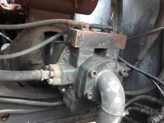 ขายแบคโฮฮิตาชิEX150-1 เครื่องดีช่างล่างไม่ดีขายตามสภาพราคา 270,000