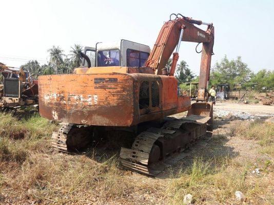 ขายแบคโฮฮิตาชิEX150-1 เครื่องดีช่างล่างไม่ดีขายตามสภาพราคา 270,000