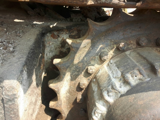 ขายแบคโฮฮิตาชิEX150-1 เครื่องดีช่างล่างไม่ดีขายตามสภาพราคา 270,000