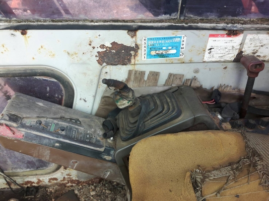 ขายแบคโฮฮิตาชิEX150-1 เครื่องดีช่างล่างไม่ดีขายตามสภาพราคา 270,000