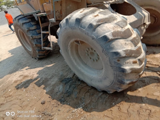 ขาย 395,000 รถตักล้อยางเอวอ่อน CAT 910 E เครื่องดี เกียร์แรง เอวแน่น ยางดี ระบบไฮดอร์สมบูณร์ รถพร้อมใช้งาน เอกสารซื้อขาย รถอยู่ ขอนแก่น 090-772-3710 090-772-3708