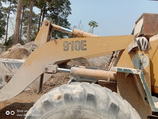 ขาย 395,000 รถตักล้อยางเอวอ่อน CAT 910 E เครื่องดี เกียร์แรง เอวแน่น ยางดี ระบบไฮดอร์สมบูณร์ รถพร้อมใช้งาน เอกสารซื้อขาย รถอยู่ ขอนแก่น 090-772-3710 090-772-3708