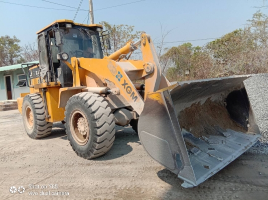 ขาย 590,000 รถตักล้อยาง 3 คิว XGMA XG932 ซีรี่ 3 เล่มทะเบียน  ทำงาน 9,000 ชม. เครื่องดี เกียร์แรง เอวแน่น ยางสวย หัวเก๋ง เล่มทะเบียน รถสวยพร้อมใช้งาน รถอยู่ ขอนแก่น 090-772-3710 090-772-3708