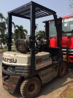 รถฟอร์ดลิฟKomatsu FD10T รุ้น11เครื่องisuzu 4FE1 เกียร์ธรรมดา เสา3ม.