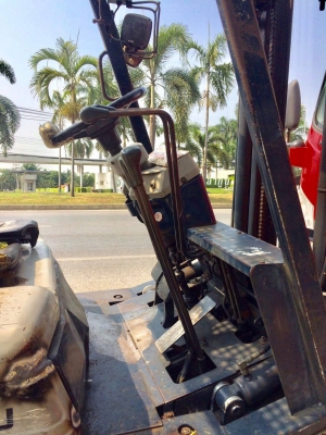 รถฟอร์ดลิฟKomatsu FD10T รุ้น11เครื่องisuzu 4FE1 เกียร์ธรรมดา เสา3ม.