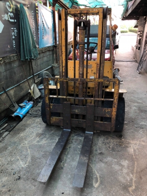 รถฟอร์คลิฟToyota 3FD25T เครื่องดีเซล 1Jเกียร์ธรรมดา เสา3ม. พร้อมใช้