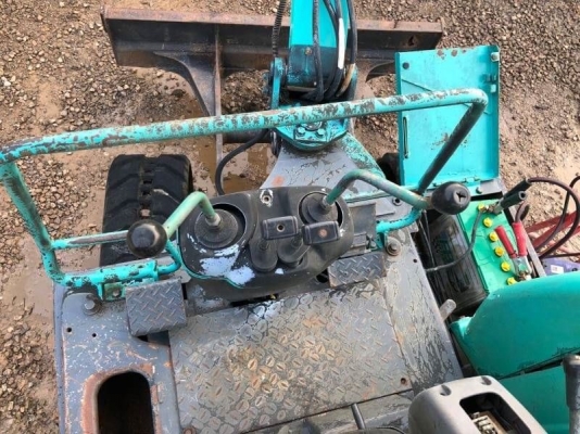 ขาย 175,000 บาท KOMATSU PC20 -7 แท๊กยาง เครืองดี ปั้มแรง. สภาพพร้อมใช้  อยู่ นครปฐม