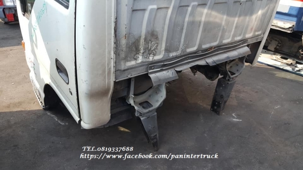 FROM JAPANขายถูกด่วนๆหัวเก๋งรถบรรทุก4 ล้อใหญ่ ,6 ล้อเล็ก /  CABIN ISUZU รุ่น: NKR , NHR , MHR69E
