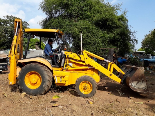 ขายเก่านอก รถตักหน้าขุดหลัง JCB 3CX ราคา 630,000 บาท ต่อรอง เก่านอกสภาพดี ใบอินวอย 084-5424150