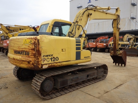 ขายรถขุด KOMATSU PC120-6 มีลายหัวกระแทก นำเข้าเองจากญี่ปุ่น สภาพสวยพร้อมใช้ ถึงเร็วๆนี้ครับ