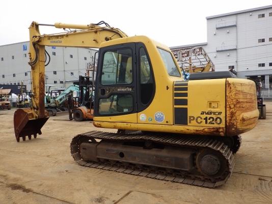ขายรถขุด KOMATSU PC120-6 มีลายหัวกระแทก นำเข้าเองจากญี่ปุ่น สภาพสวยพร้อมใช้ ถึงเร็วๆนี้ครับ