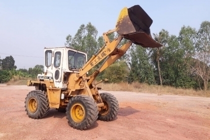 ขายครับ รถตัก โคมัตสุ 507 สวยเดิม พร้อมใช้ สนใจ089-5367218 081-4252943