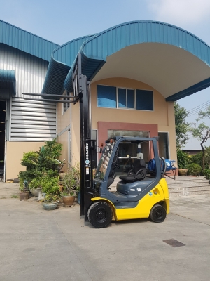 โฟล์คลิฟท์  KOMATSU 1.5 ตัน เบนซิน + แก๊ส ออโต้ เครื่องสวยๆ ญี่ปุ่นมือสอง ชมเครื่องจักร รถนอก โฟล์คลิฟท์ รอก นับ1,000รายการจากญี่ปุ่นwww.paholgroup.com