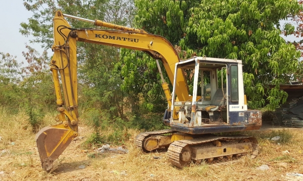 ขาย แบคโฮ KOMATSU PC60-5 เครื่อง 4BE1 ปั้มเดิม ช่วงล่างดี รถใช้งานได้ปกติ เอกสารใบซื้อขาย