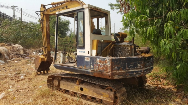 ขาย แบคโฮ KOMATSU PC60-5 เครื่อง 4BE1 ปั้มเดิม ช่วงล่างดี รถใช้งานได้ปกติ เอกสารใบซื้อขาย