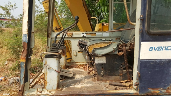 ขาย แบคโฮ KOMATSU PC60-5 เครื่อง 4BE1 ปั้มเดิม ช่วงล่างดี รถใช้งานได้ปกติ เอกสารใบซื้อขาย